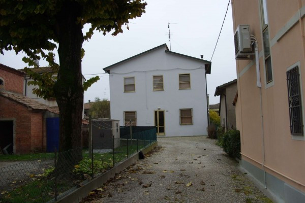 Villa Unifamiliare - Indipendente ARGENTA vendita   Maria Margotti Punto Casa