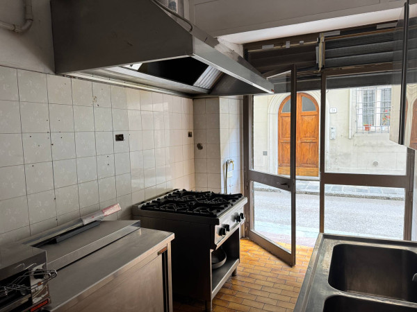 Negozio - Loc.Com. PRATO affitto  CENTRO  Alessandro Fornaciari Intermediazioni Immobiliari
