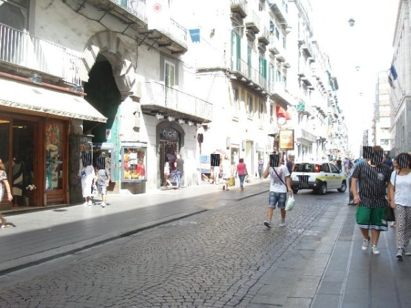  napoli vendita quart: via toledo petrilli-&amp;-piccolo