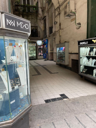 Negozio - Loc.Com. NAPOLI vendita  VIA TOLEDO Toledo Petrilli &amp; Piccolo