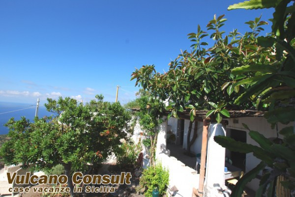 Villa LIPARI vendita  Filicudi rocca di ciauli Vulcano Consult Lipari Real Estate