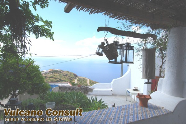 Villa LIPARI vendita  Filicudi rocca di ciauli Vulcano Consult Lipari Real Estate