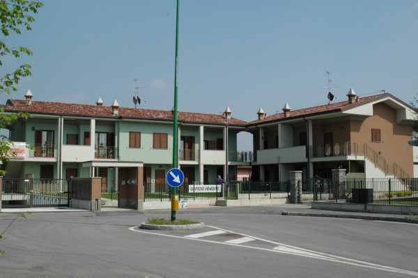 Appartamento GHISALBA vendita   Carlo A. Dalla Chiesa Domonova S.R.L.