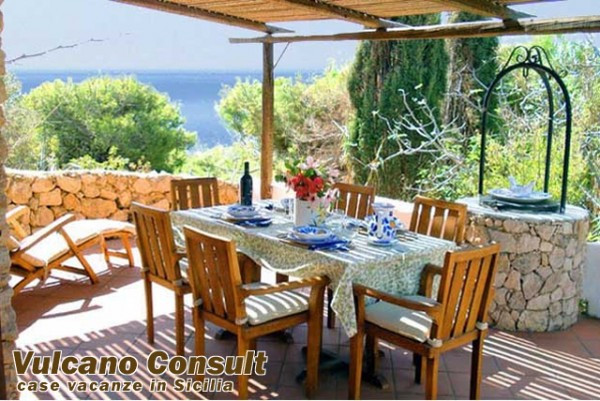 Villa LAMPEDUSA E LINOSA vendita  Lampedusa Cala Calandra Vulcano Consult Lipari Real Estate