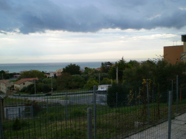 Appartamento SENIGALLIA vendita  Marzocca  Dr Umberto RAGAZZINI  /  UR_STUDIO IMMOBILIARE