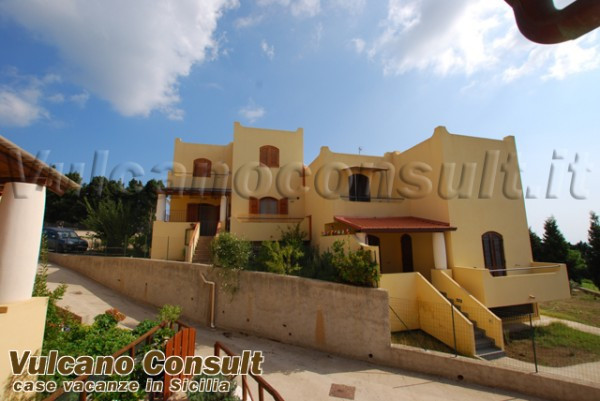 Villa Affiancata - Schiera LIPARI vendita  Pianoconte frazione di pianoconte lipari Vulcano Consult Lipari Real Estate