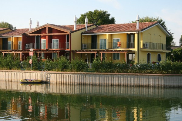 Villa Affiancata - Schiera ROSOLINA vendita   Seconda Ovest Albarella S.r.l. - Ufficio Immobiliare