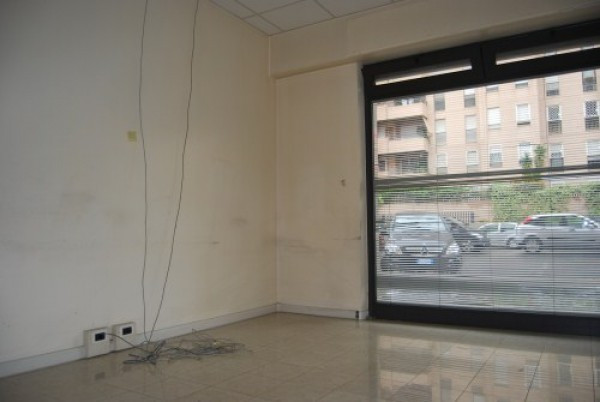 Negozio - Loc.Com. ROMA affitto  TORRINO (ZONA DELLA XII MUN.)  degli astri Mariani Rei srl