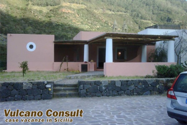 Villa LENI vendita    Vulcano Consult Lipari Real Estate