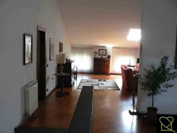  lucca affitto quart: centro immobiliare-casamica