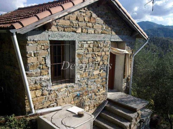 Villa Unifamiliare - Indipendente APRICALE vendita    AGENZIA IMMOBILIARE DE AMICIS