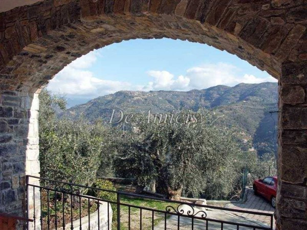 Villa DOLCEACQUA vendita    AGENZIA IMMOBILIARE DE AMICIS