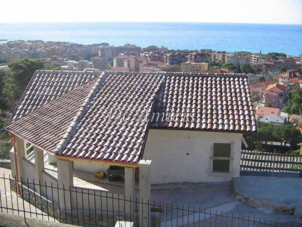 Villa ANDORA vendita    AGENZIA IMMOBILIARE DE AMICIS