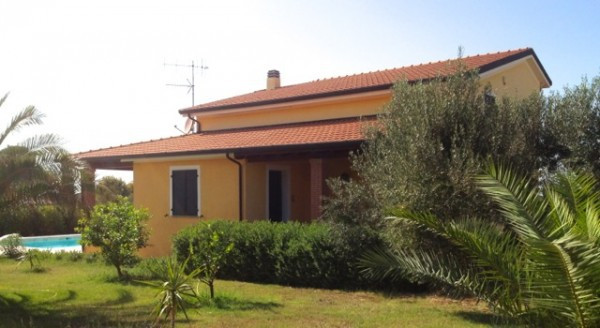 Villa SAN VINCENZO vendita   VILLA UNIFAMILIARE IN CAMPAGNA CON PARCO E PISCINA Agenzia Immobiliare Giomi