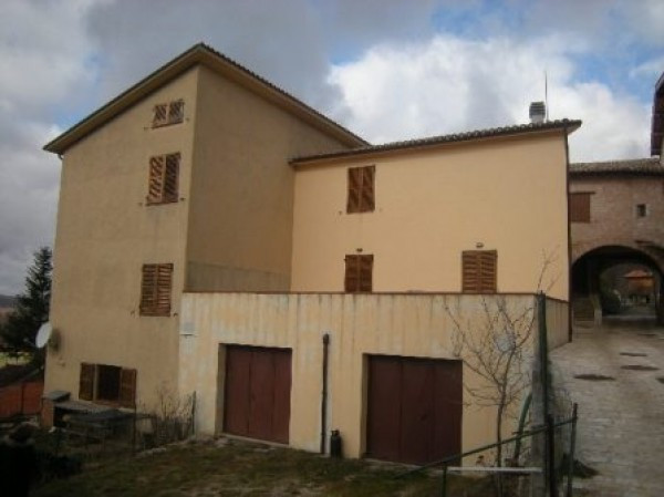  serravalle-di-chienti vendita quart:  centroimmobiliare