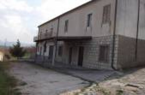 Villa Unifamiliare - Indipendente ROCCA SAN FELICE vendita    Domus