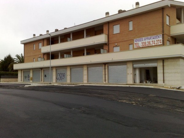 Negozio - Loc.Com. ROMA affitto  FINOCCHIO del Fosso Centroni 2.G.  S.R.L.