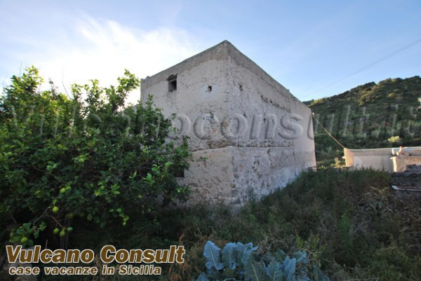  lipari vendita quart:  vulcano consult lipari real estate