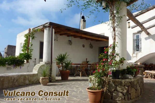 Villa Unifamiliare - Indipendente LIPARI vendita  Pianoconte Pianoconte Cugna corte Lipari Vulcano Consult Lipari Real Estate