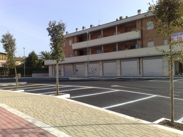 Negozio - Loc.Com. ROMA affitto  FINOCCHIO del Fosso Centroni 2.G.  S.R.L.