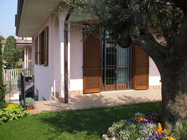 Villa TREZZANO ROSA vendita   Risorgimento Premium Re di Aleste Re Srl