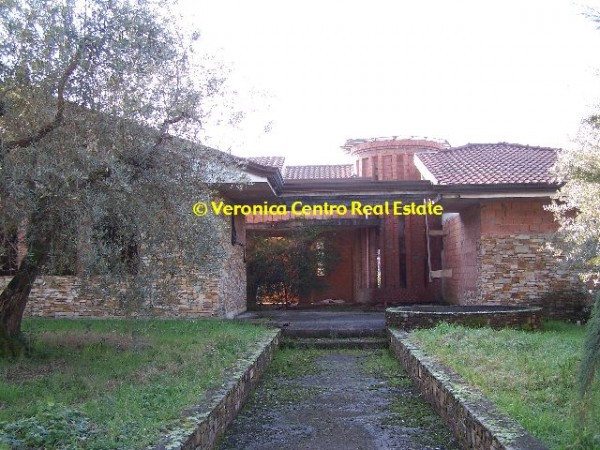 Villa CAPANNORI vendita  Segromigno In Monte delle Selvette Veronica Centro Real Estate S.a.s