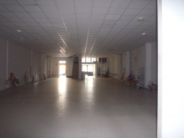 Negozio - Loc.Com. PRATO affitto  MONTEGRAPPA  Gualtieri Real Estate