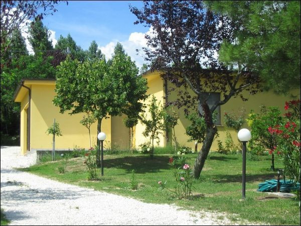 Villa CAMPOROTONDO DI FIASTRONE vendita   Provinciale 49 Centro Servizi Marche - Civitanova Marche