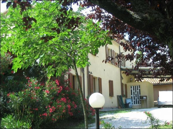 Villa CAMPOROTONDO DI FIASTRONE vendita   Provinciale 49 Centro Servizi Marche - Civitanova Marche