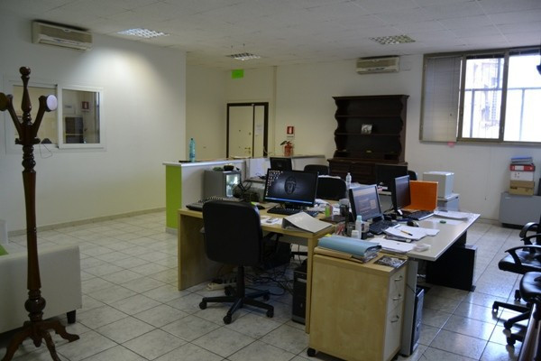 Ufficio - Loc.Com. ROMA affitto  TUSCOLANO (VI MUN.) Tuscolana Mariani Rei srl