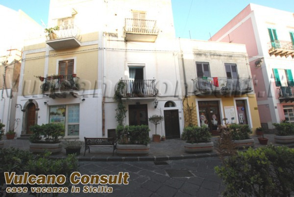  lipari vendita quart:  vulcano consult lipari real estate