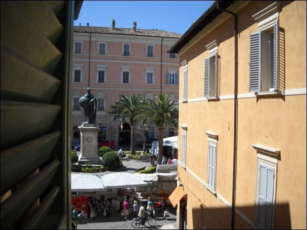  ascoli-piceno affitto quart: centro città immobiliare-centro-servizi-ascoli