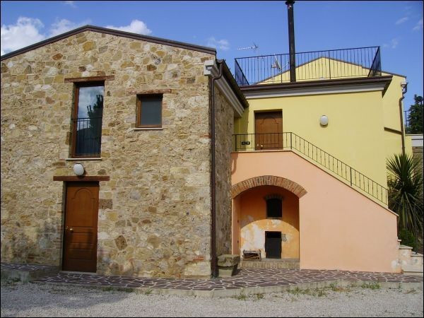 Appartamento CIVITELLA DEL TRONTO vendita  Rocche Di Civitella Provinciale 8 Immobiliare Centro Servizi Ascoli