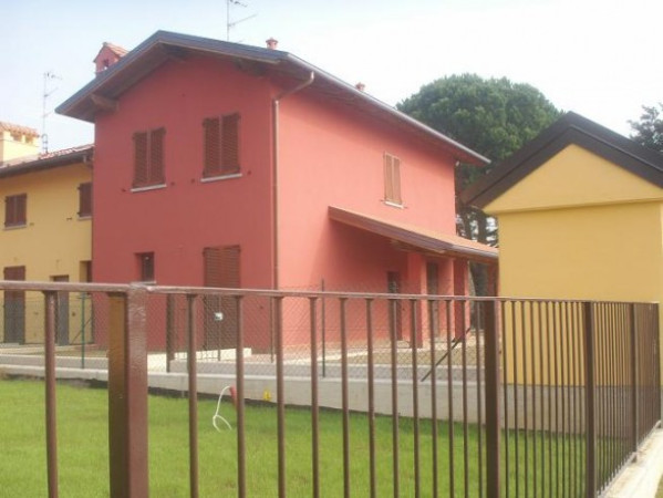 Villa LAZZATE vendita   Dante Alighieri Serviziocasa