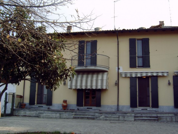 Villa Unifamiliare - Indipendente PIETRA DE